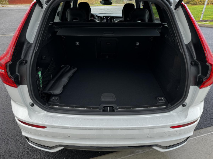 Volvo XC60 B4 AWD AUT DARK PLUS 2.0 Plus