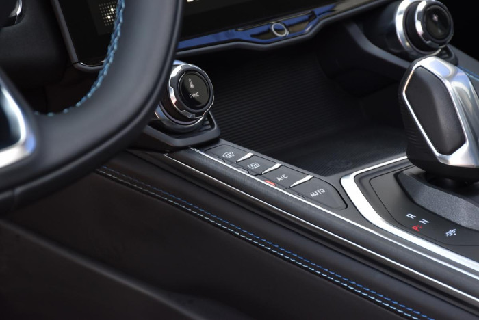 Lynk & Co 01 PHEV DCT AUT 1.maj.