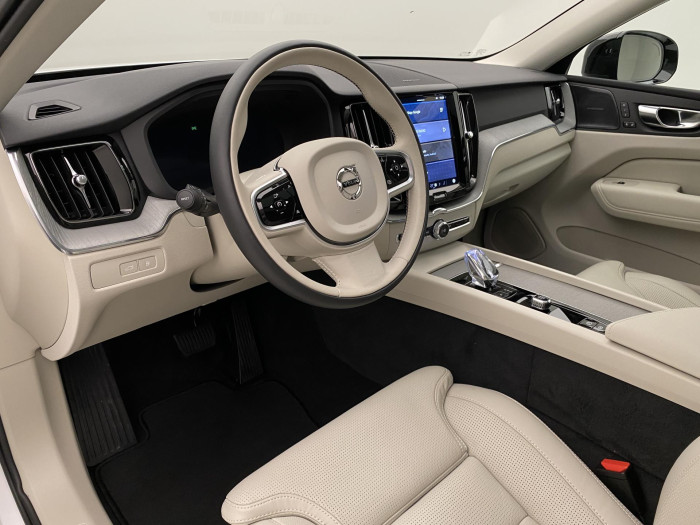 Volvo XC60 T6 AWD PLUG-IN DARK PLUS AUT