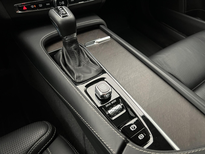 Volvo V90 CC D5 AWD PRO AUT CZ 2.0 d CC CC