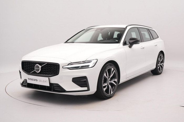 Volvo V60 B4 DARK PLUS CZ 1.maj