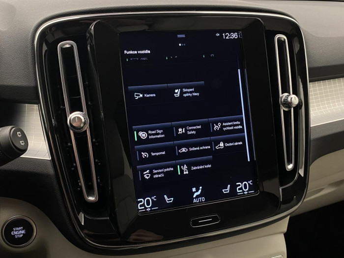 Volvo XC40 B4 MOMENTUM AUT REZERVACE 2.0 Momentum