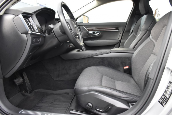 Volvo V90 T4 MOMENTUM REZERVACE 2.0 Momentum