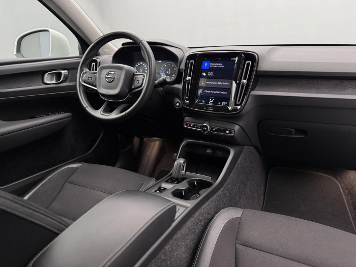 Volvo XC40 T4 AWD MOMENTUM CZ 2.0 Momentum