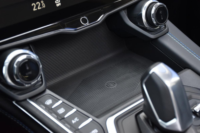 Lynk & Co 01 PHEV DCT AUT 1.maj.