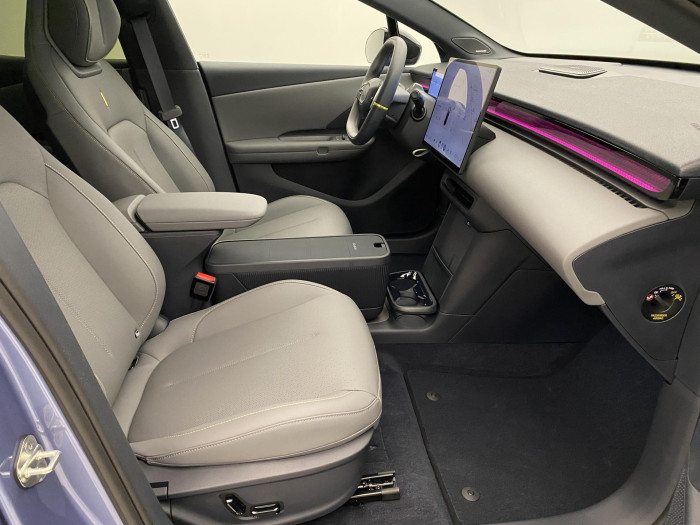 Lynk & Co 02 MORE předváděcí vůz