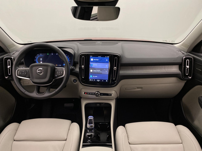 Volvo XC40 B4 DARK PLUS AUT CZ