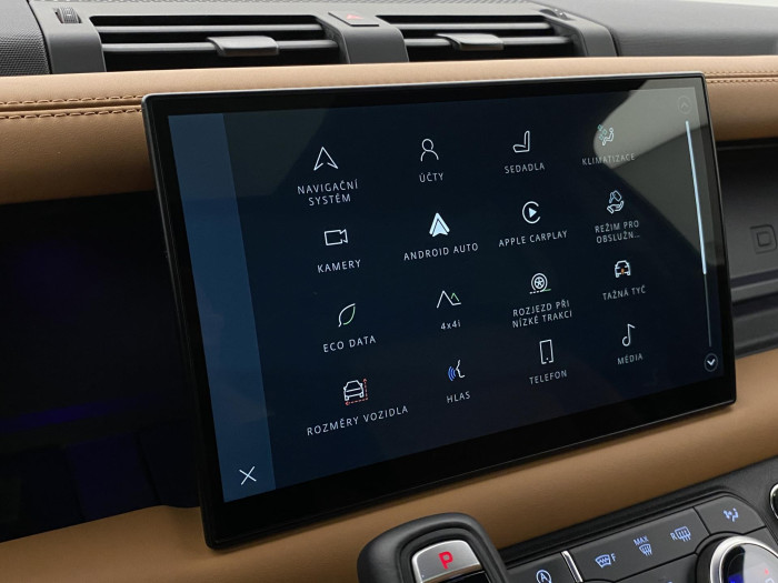 Land Rover Defender D300 HSE AUT AWD REZERVACE 3.0 d