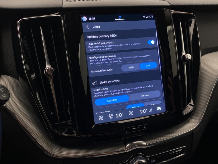 Volvo XC60 B5 AWD DARK PLUS AUT CZ