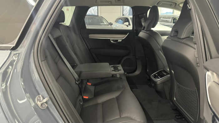 Volvo V90 CROSS COUNTRY B4 AWD REZERVACE