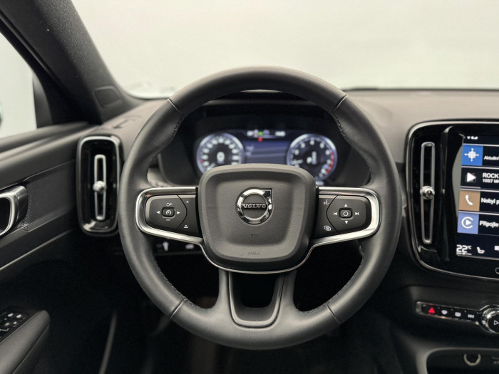 Volvo XC40 T2 MOMENTUM PRO AUT CZ 1. maj 1.5 Momentum