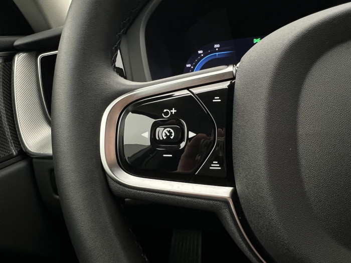 Volvo XC60 T6 AWD RECHARGE PLUS DARK AUT