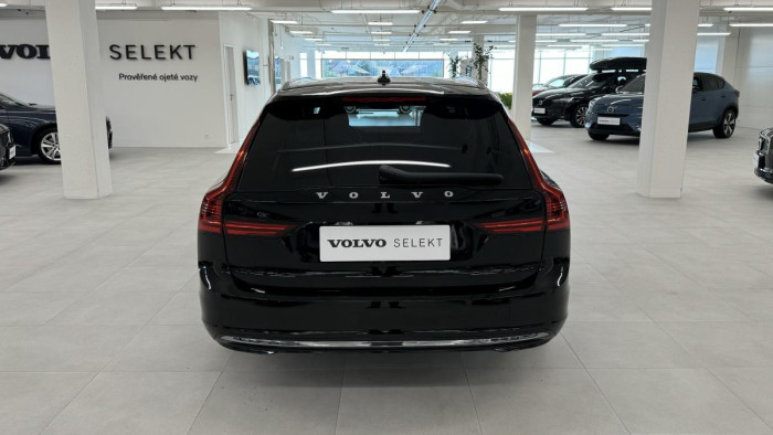 Volvo V90 T6 RECHARGE AWD REZERVACE