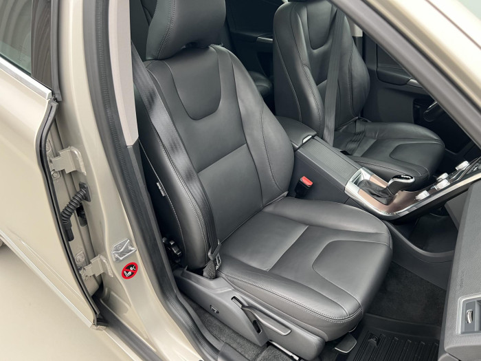 Volvo XC60 D4 AWD SUMMUM AUT 2.4 d Summum