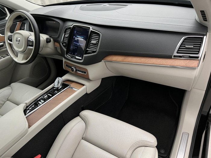 Volvo XC90 B5 AWD INSCRIPTION AUT CZ