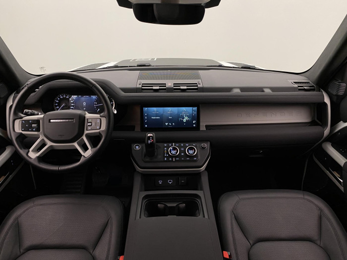 Land Rover Defender D250 SE AWD AUT REZERVACE 3.0 d SE