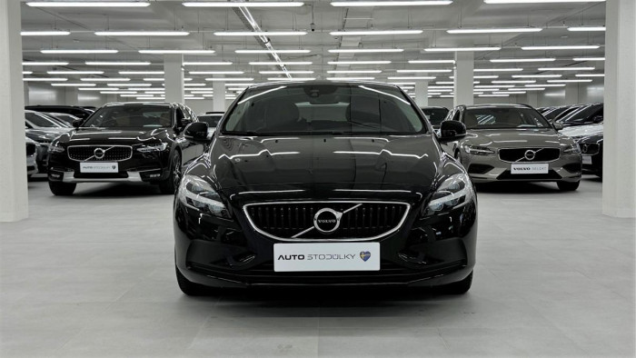 Volvo V40 D2 BLACK EDITION REZERVACE 2.0 d Edition