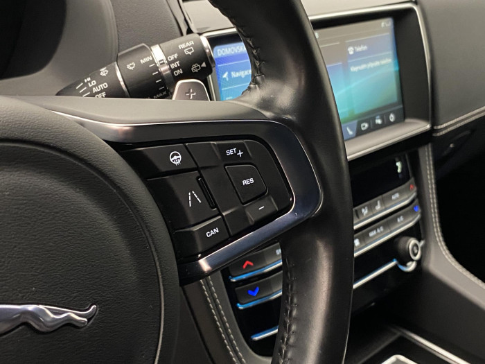 Jaguar F-Pace 25d R-SPORT AWD AUT CZ 2.0 d Sport