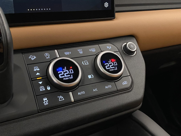 Land Rover Defender 110 P525 V8 EDITION REZERVACE 5.0 V8 Edition