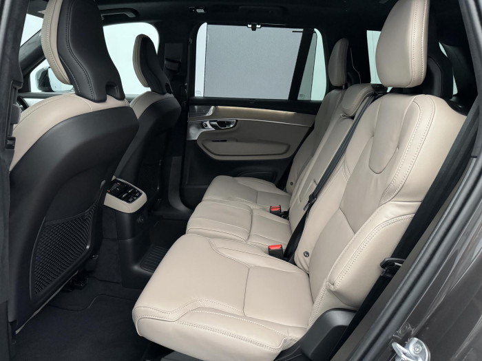Volvo XC90 T8 AWD RECHARGE DARK ULTRA 7m