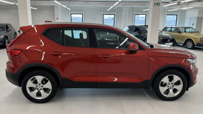 Volvo XC40 T3 MOMENTUM AUT REZERVACE 1.5 Momentum