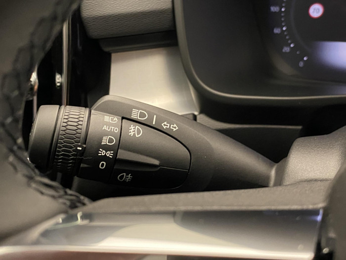 Volvo XC40 B3 AUT DARK PLUS