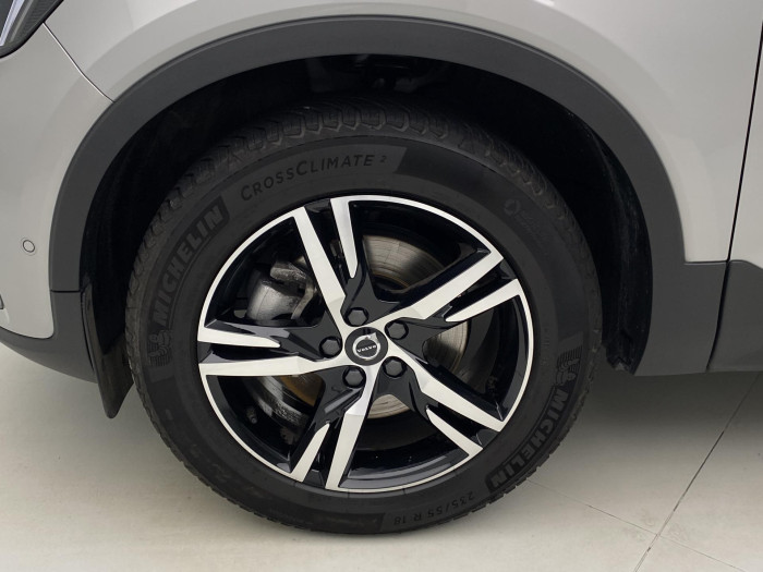 Volvo XC40 B4 DARK PLUS AUT CZ