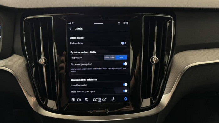 Volvo V60 CROSS COUNTRY B4 AWD REZERVACE