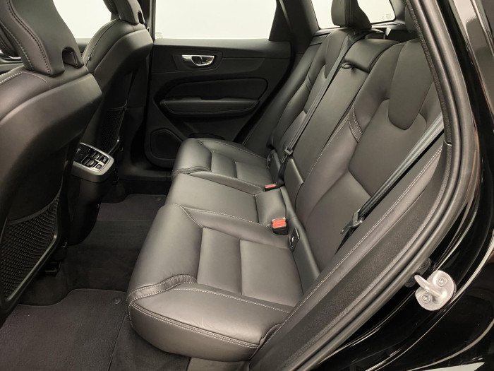 Volvo XC60 B5 AWD R-DESIGN AUT