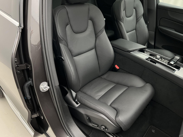 Volvo XC60 T6 AWD RECHARGE ULTRA BRIGHT