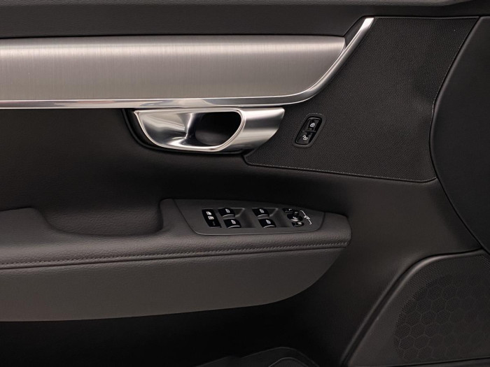 Volvo V90 D4 MOMENTUM AUT REZERVACE 2.0 d Momentum