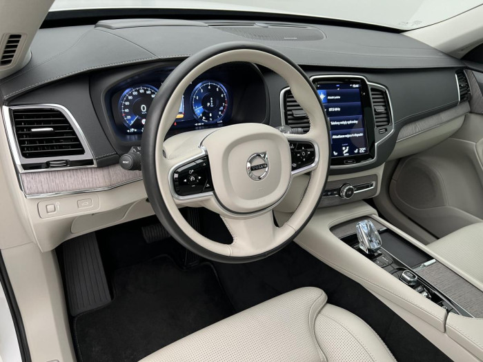 Volvo XC90 B6 AWD INSCRIPTION 7MÍSTNÁ AUT