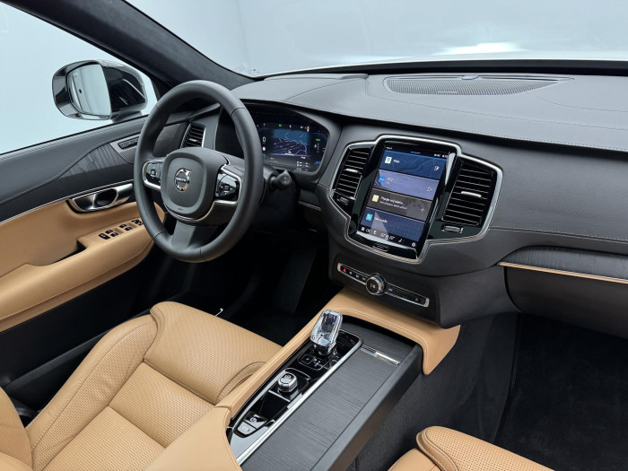 Volvo XC90 T8 AWD RECHARGE REZERVACE