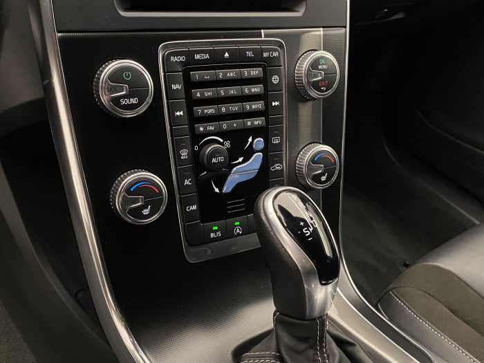 Volvo V60 T5 R-DESIGN AUT CZ