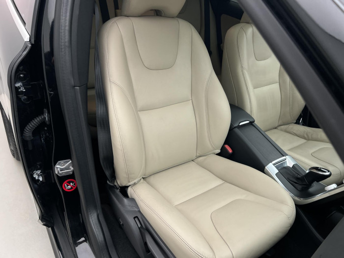 Volvo XC60 D4 AWD SUMMUM AUT 2.4 d Summum