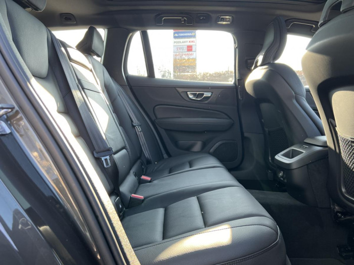 Volvo V60 T5 INSCRIPTION Aut REZERVACE