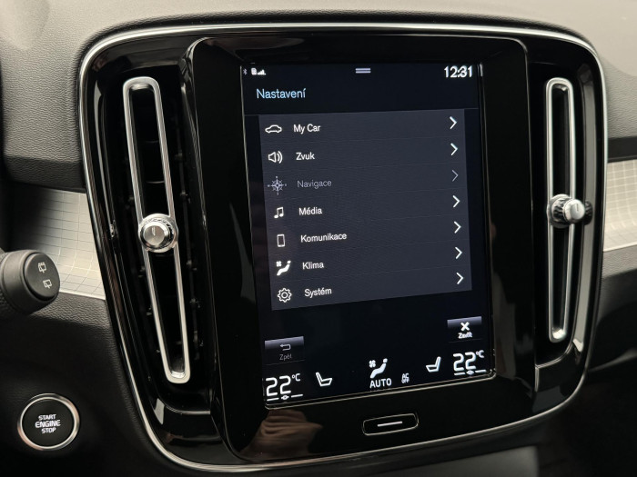 Volvo XC40 B4 MOMENTUM AUT CZ 2.0 Momentum