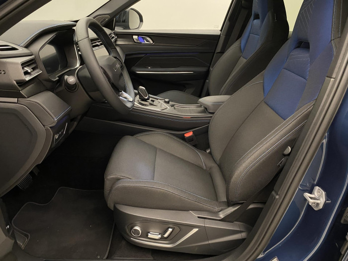 Lynk & Co 01 PHEV DCT REZERVACE