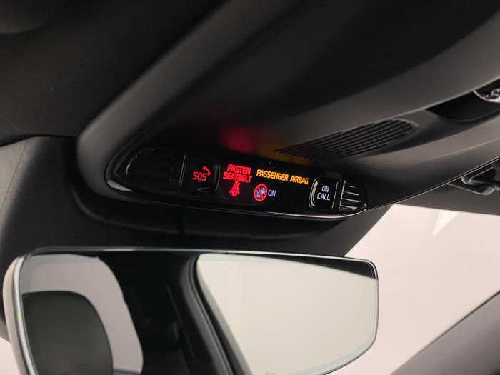 Volvo V90 D5 AWD R-DESIGN REZERVACE 2.0 d