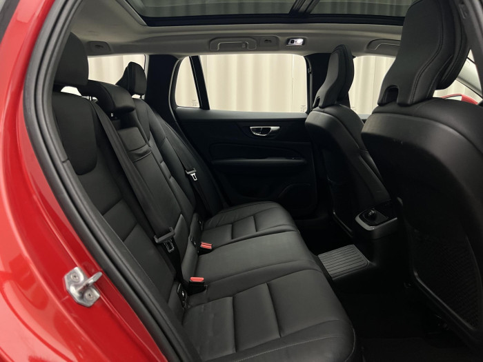 Volvo V60 T8 AWD RECHARGE INSCRIPTION
