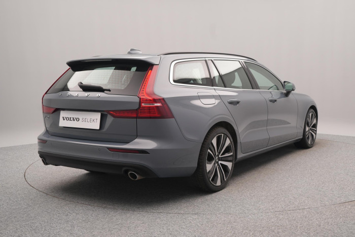 Volvo V60 B4 MOMENTUM PRO AUT CZ 1.maj. 2.0 Momentum