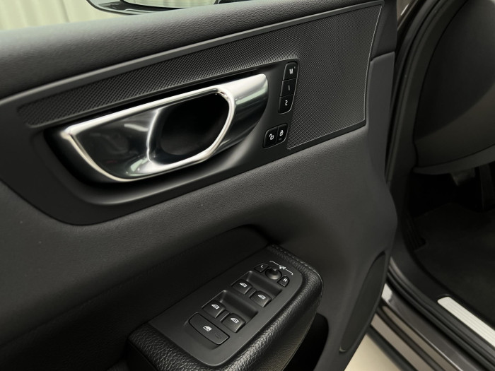 Volvo XC60 B4 INSCRIPTION AUT