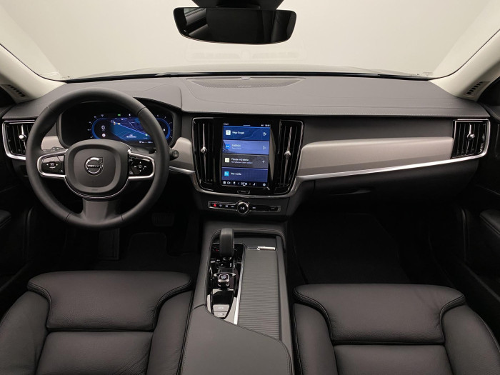 Volvo V90 CC B4 AWD PLUS AUT CZ 1.maj