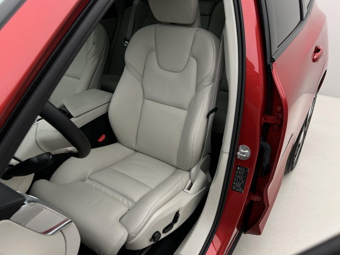 Volvo XC60 T6 AWD RECHARGE ULTRA DARK AUT