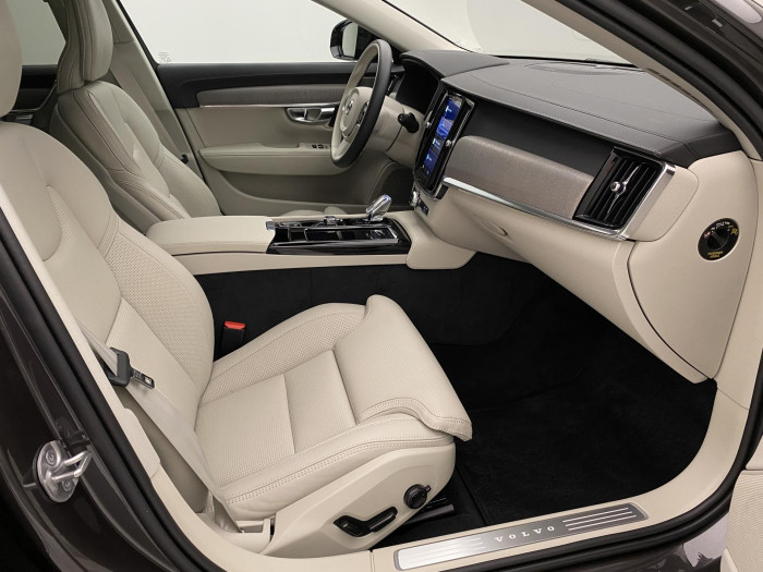 Volvo V90 T6 AWD Plug-in DARK PLUS AUT