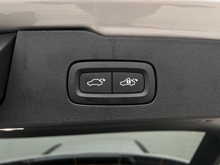 Volvo V60 T6 AWD RECHARGE PLUS DARK AUT