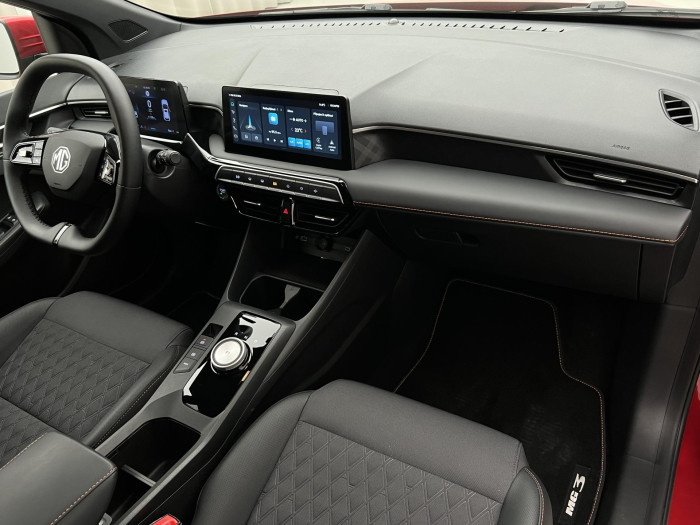 MG MG3 EXCLUSIVE HYBRID+ AUT CZ 1.maj 1.5 Exclusive