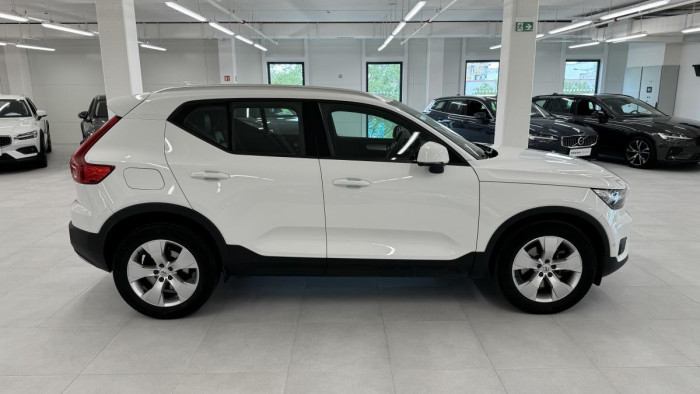 Volvo XC40 T4 MOMENTUM AUT REZERVACE 2.0 Momentum