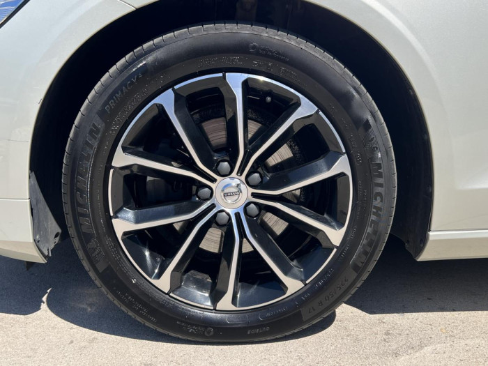Volvo V60 D3 MOMENTUM Aut CZ REZERVACE 2.0 d Momentum