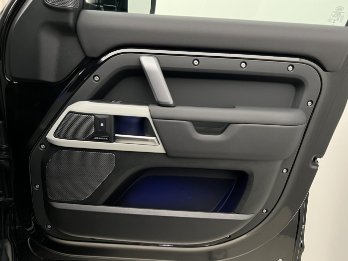 Land Rover Defender 110 D300 X-DYNAMIC 3.0 d Dynamic